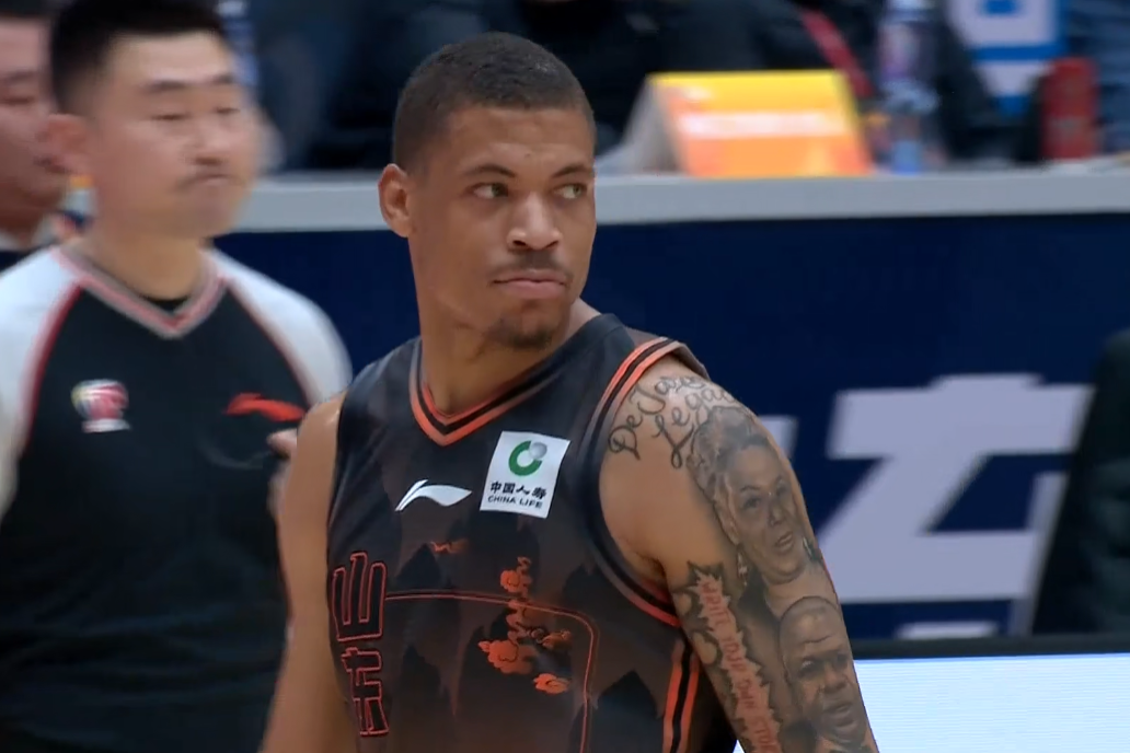 炸金花app-山东男篮有惊无险击败青岛,克里斯42分刷新个人新高,新外援低迷